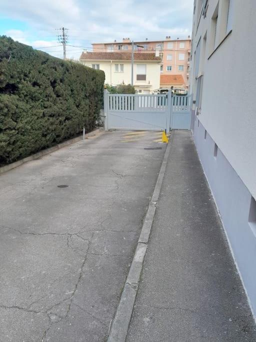 Charmant Studio Lumineux Avec Parking Prive Saint-Raphaël エクステリア 写真